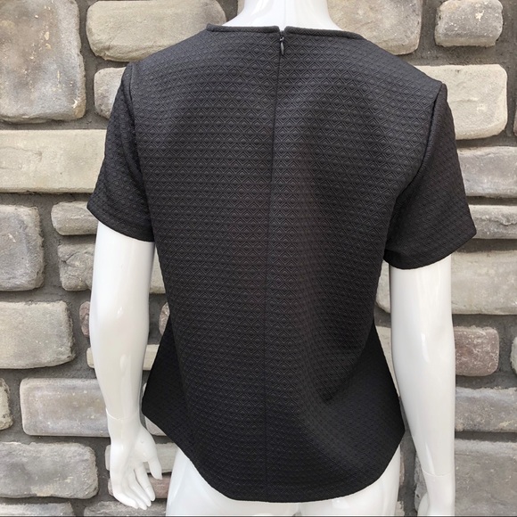 🔴Black Short Sleeve Beaded Collar Top sz L - Picture 3 of 9